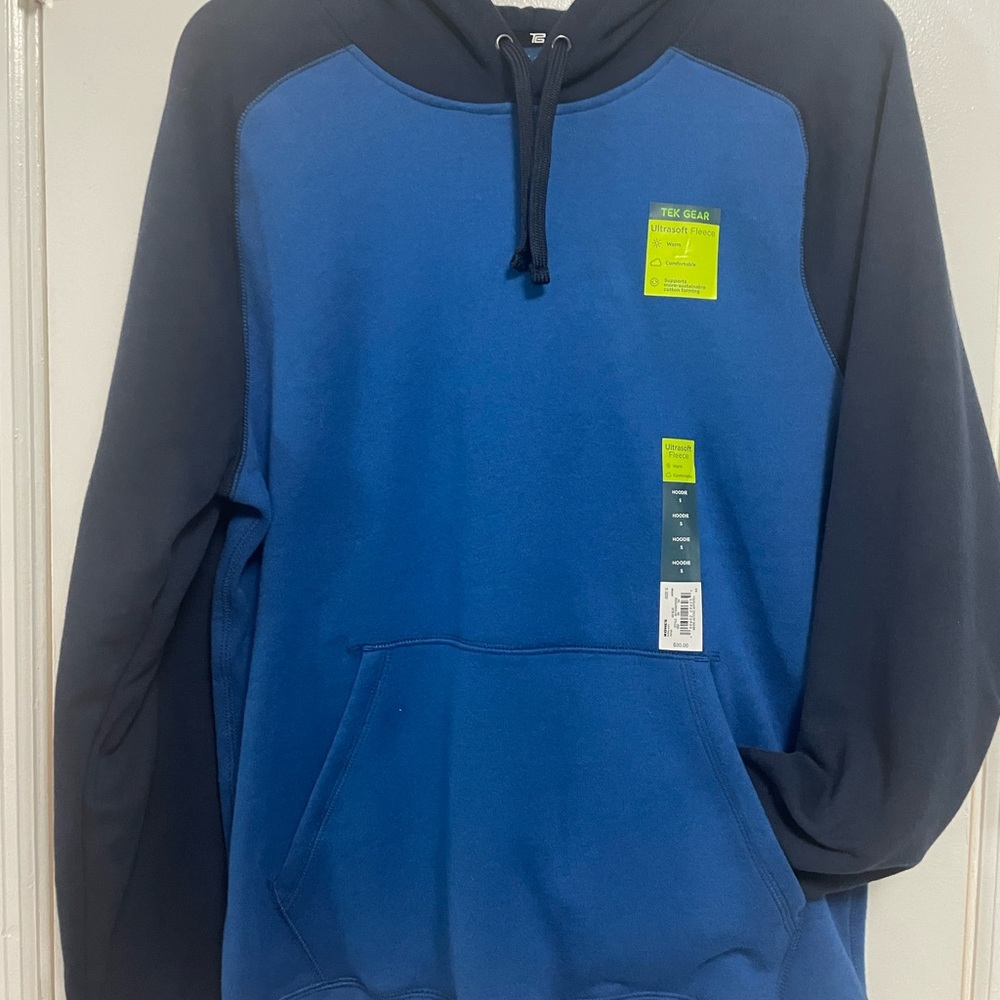 Tek Gear. Brand new, never worn. Men’s small hoodie
